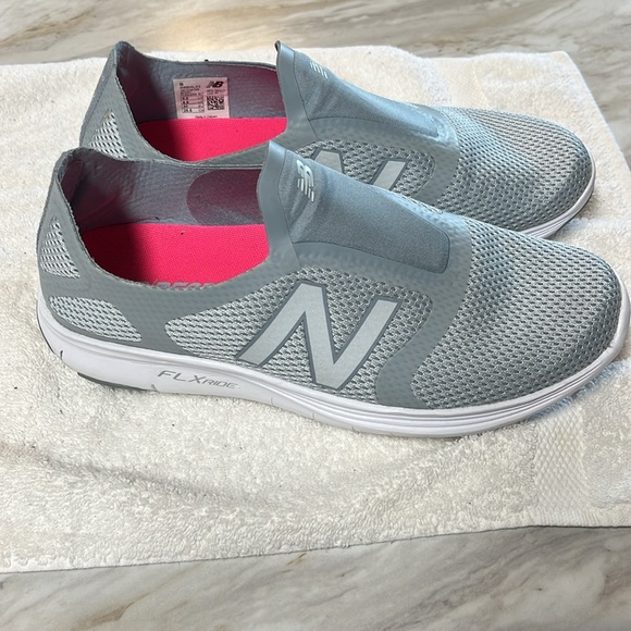 New balance slip on sneakers - Picture 4 of 12